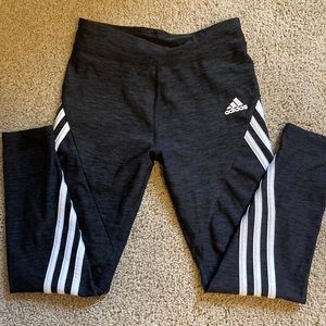 Adidas size 7/8 athletic leggings. Like new condition.